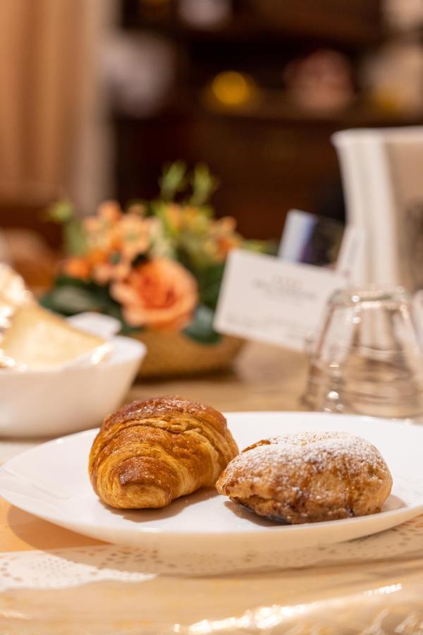 Real Borbone Bed & Breakfast Caserta Dış mekan fotoğraf
