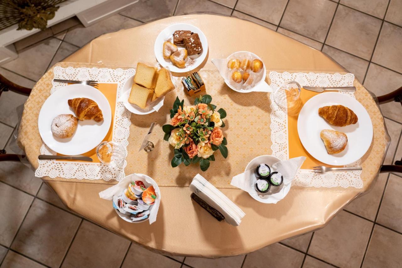 Real Borbone Bed & Breakfast Caserta Dış mekan fotoğraf