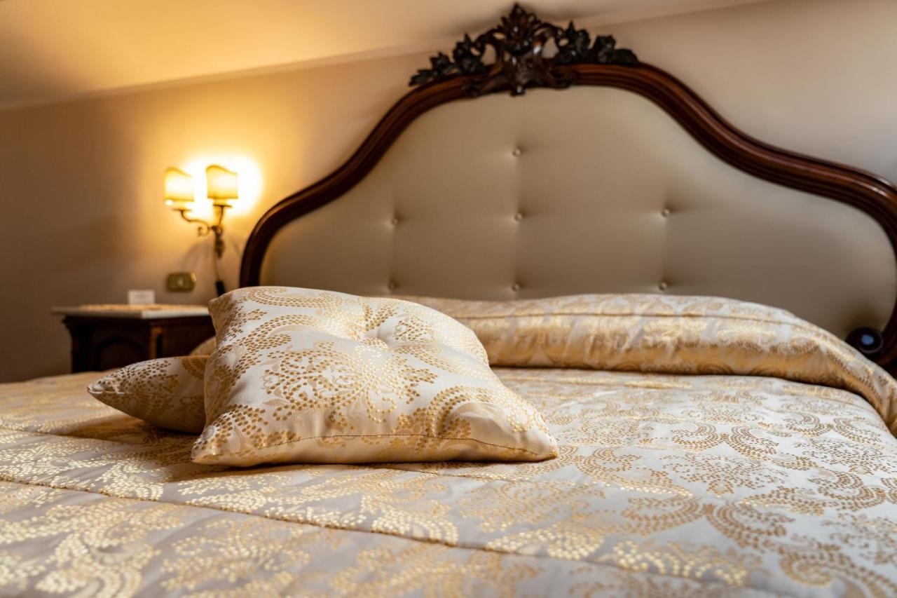 Real Borbone Bed & Breakfast Caserta Dış mekan fotoğraf