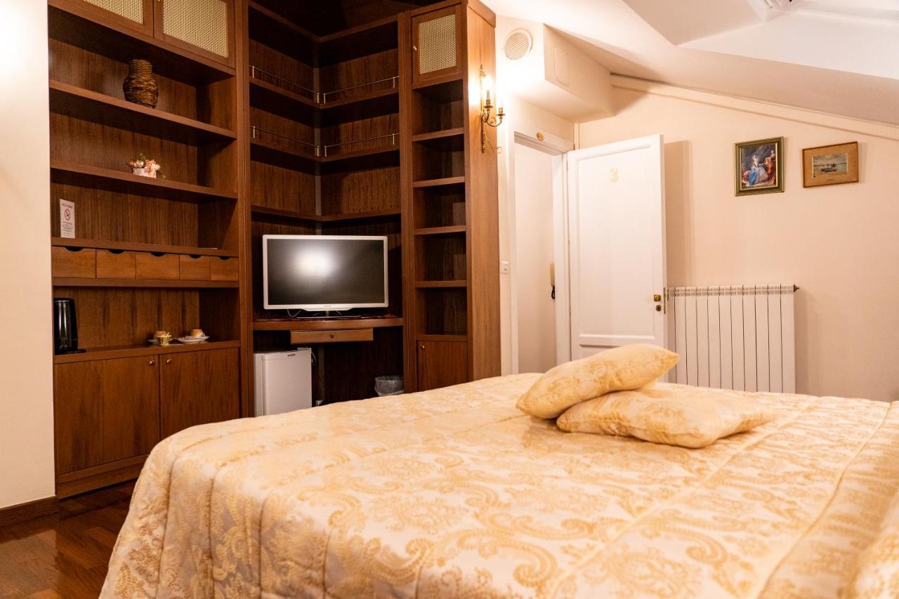 Real Borbone Bed & Breakfast Caserta Dış mekan fotoğraf