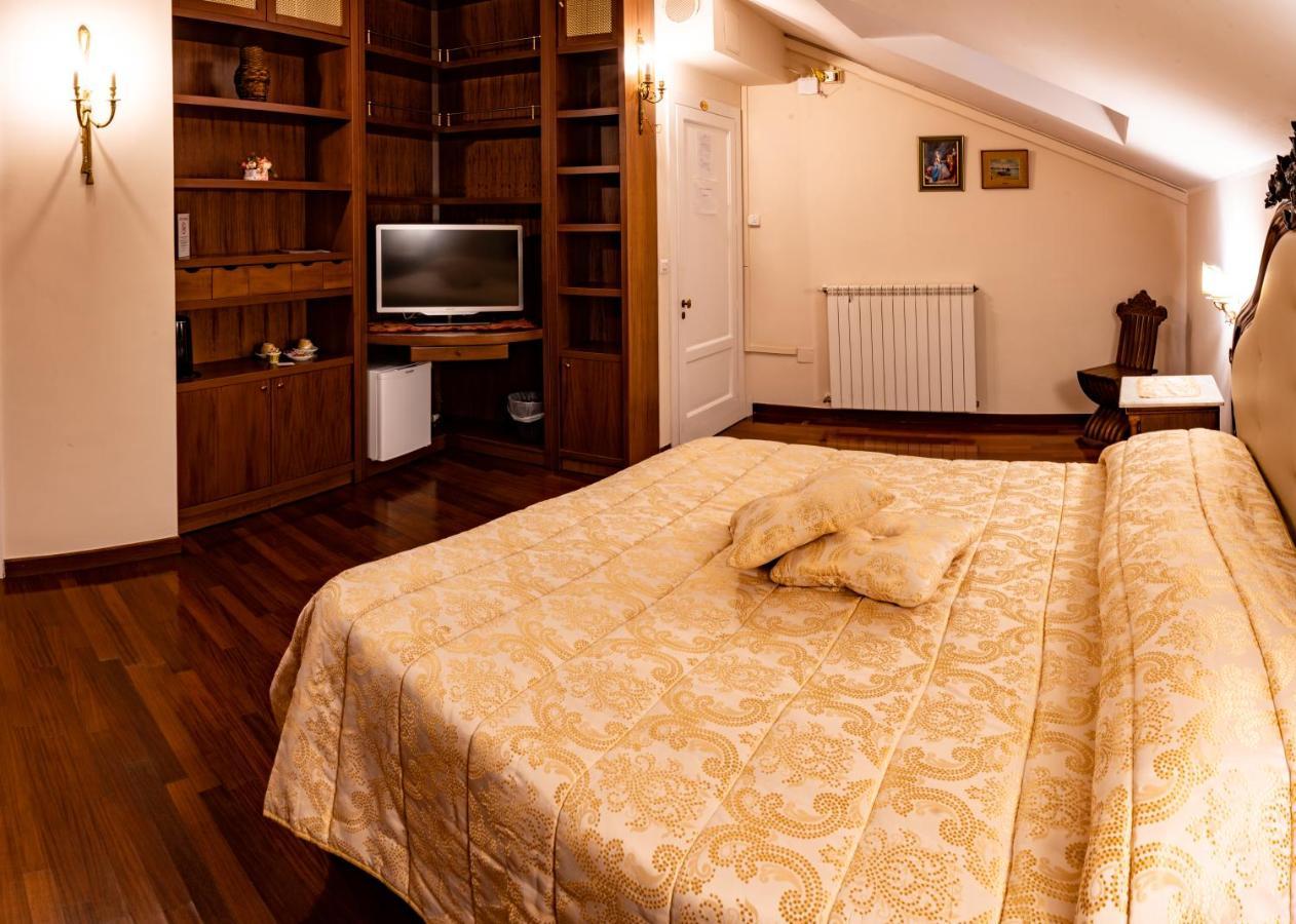 Real Borbone Bed & Breakfast Caserta Dış mekan fotoğraf