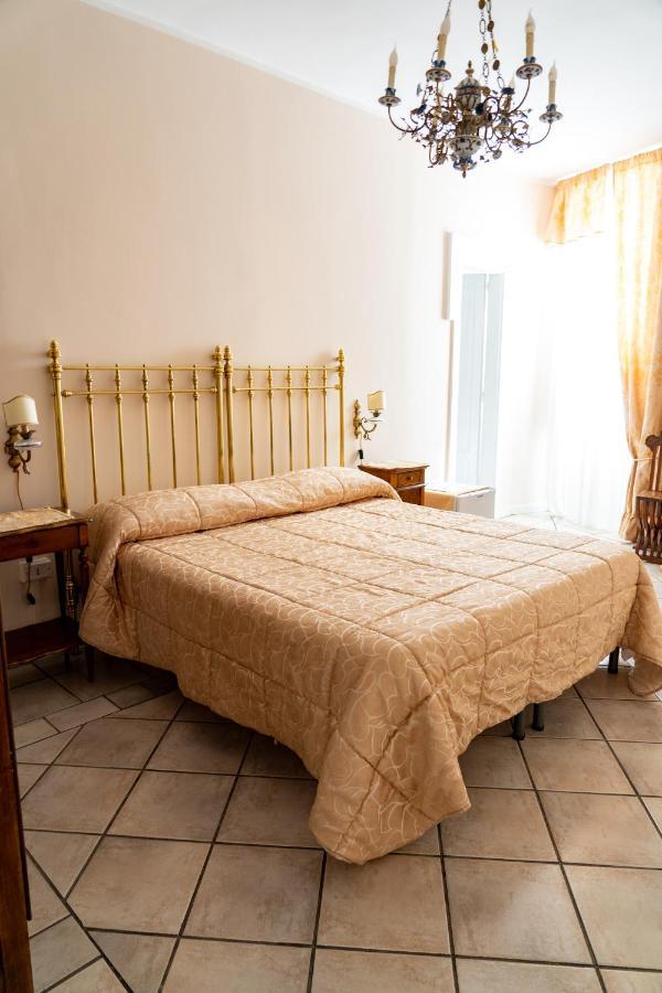 Real Borbone Bed & Breakfast Caserta Dış mekan fotoğraf